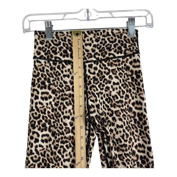 ZYIA Active Scrunchy What Leopard Brilliant Leggings 4 - Picture 7 of 10